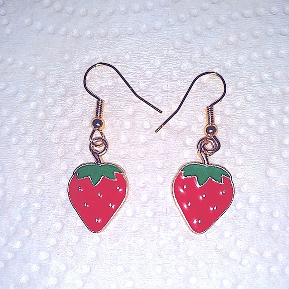 Strawberry Field Necklace 18-22" Chain Lobster Clasp Feminine Dainty Cute NEW - Picture 5 of 8